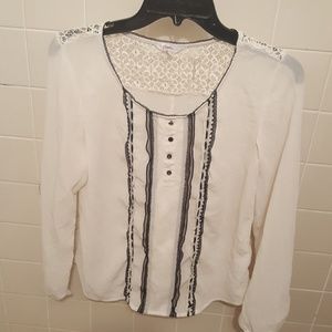 Candie's white blouse